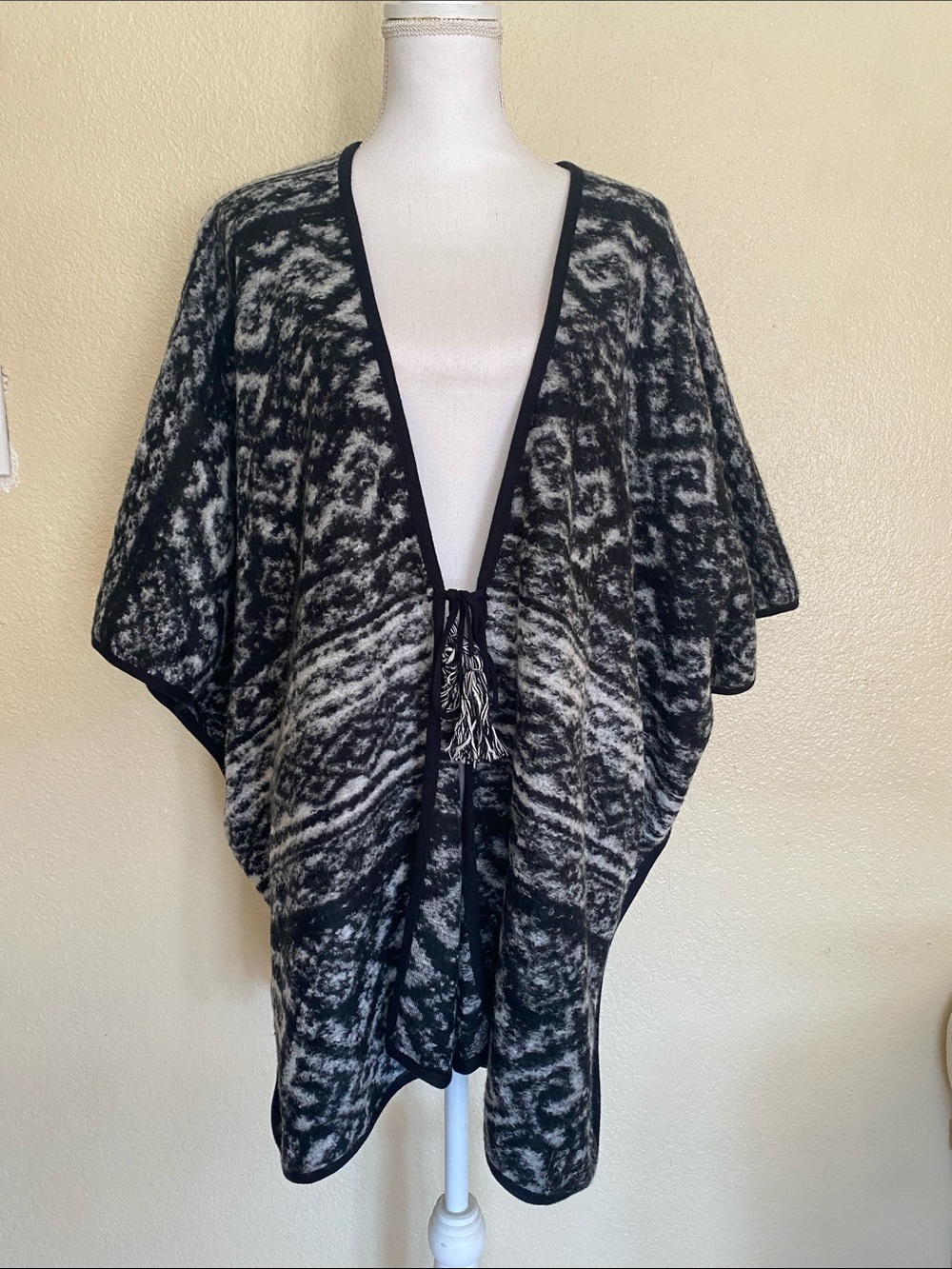 NWT Lucky Brand Intarsia Blanket Poncho